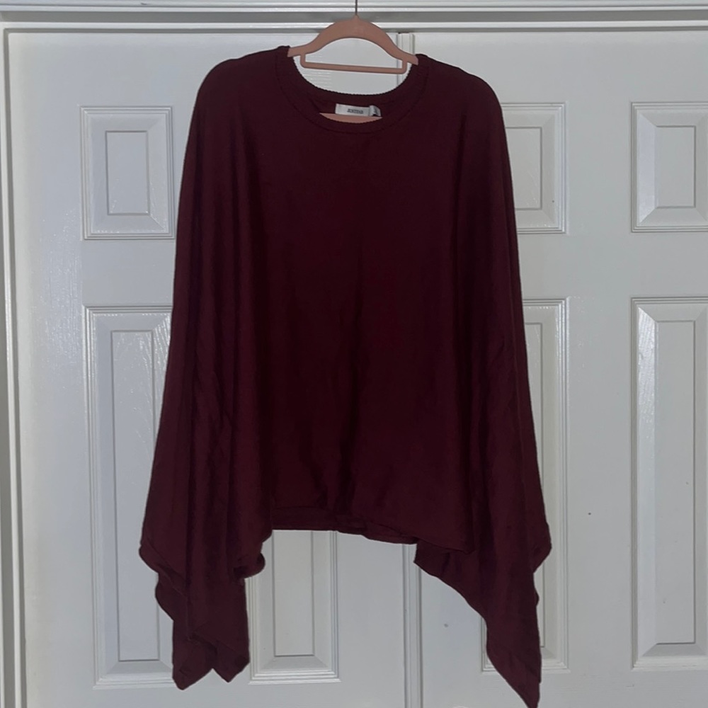 Poncho style women’s sweater. Burgundy Size 2x